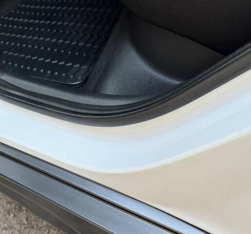 Білий Хендай Kona Electric, об'ємом двигуна 0 л та пробігом 64 тис. км за 14950 $, фото 104 на Automoto.ua