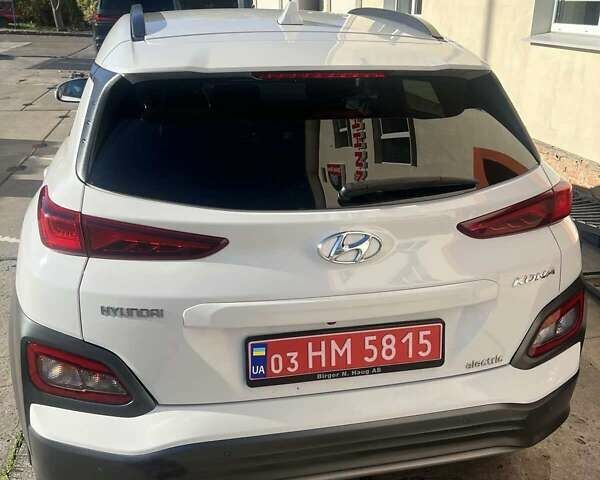 Белый Хендай Kona Electric, объемом двигателя 0 л и пробегом 139 тыс. км за 17000 $, фото 10 на Automoto.ua