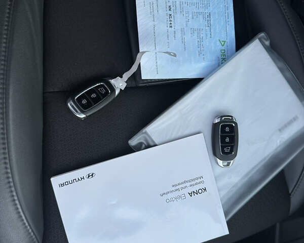 Білий Хендай Kona Electric, об'ємом двигуна 0 л та пробігом 81 тис. км за 18500 $, фото 46 на Automoto.ua
