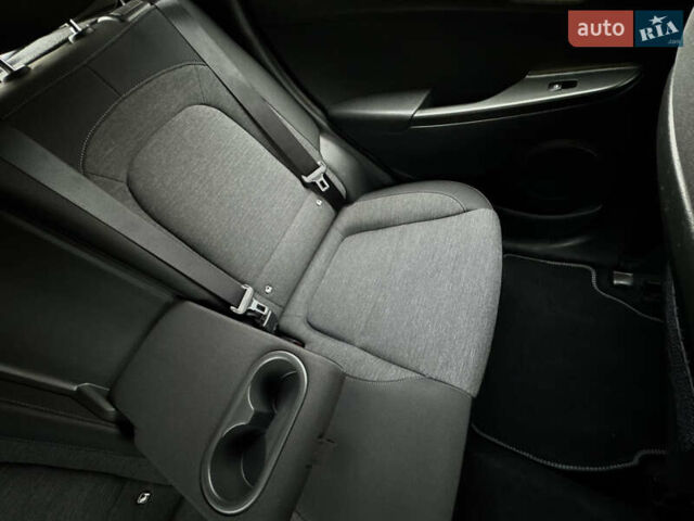 Белый Хендай Kona Electric, объемом двигателя 0 л и пробегом 58 тыс. км за 17499 $, фото 34 на Automoto.ua