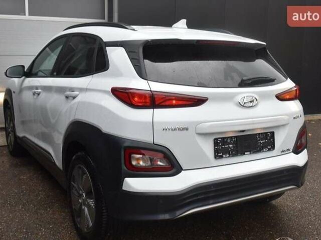 Білий Хендай Kona Electric, об'ємом двигуна 0 л та пробігом 15 тис. км за 15950 $, фото 6 на Automoto.ua
