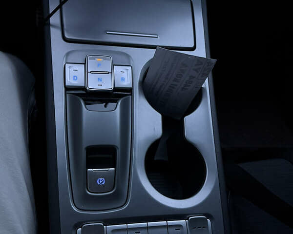 Белый Хендай Kona Electric, объемом двигателя 0 л и пробегом 47 тыс. км за 16100 $, фото 22 на Automoto.ua