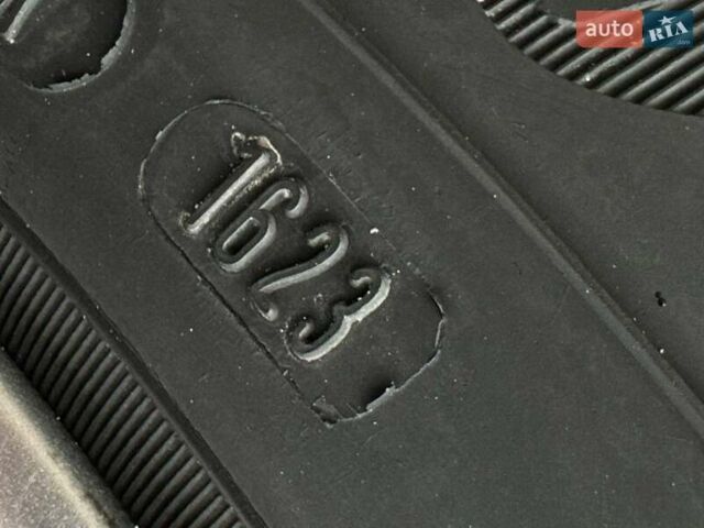 Белый Хендай Kona Electric, объемом двигателя 0 л и пробегом 58 тыс. км за 17499 $, фото 71 на Automoto.ua