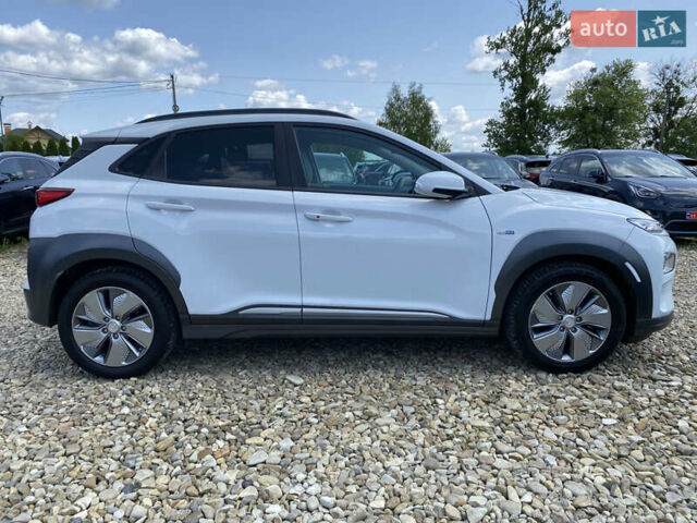 Білий Хендай Kona Electric, об'ємом двигуна 0 л та пробігом 115 тис. км за 18700 $, фото 21 на Automoto.ua