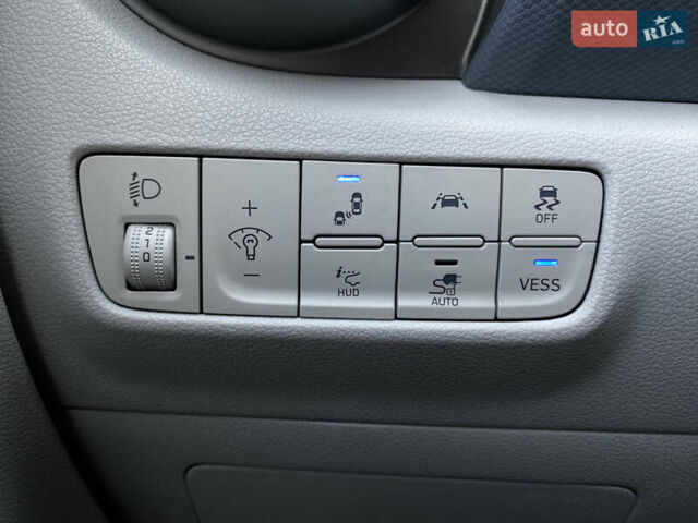 Білий Хендай Kona Electric, об'ємом двигуна 0 л та пробігом 115 тис. км за 18700 $, фото 36 на Automoto.ua