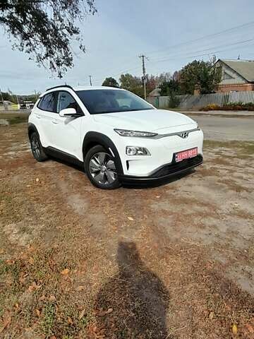 Білий Хендай Kona Electric, об'ємом двигуна 0 л та пробігом 71 тис. км за 17600 $, фото 2 на Automoto.ua