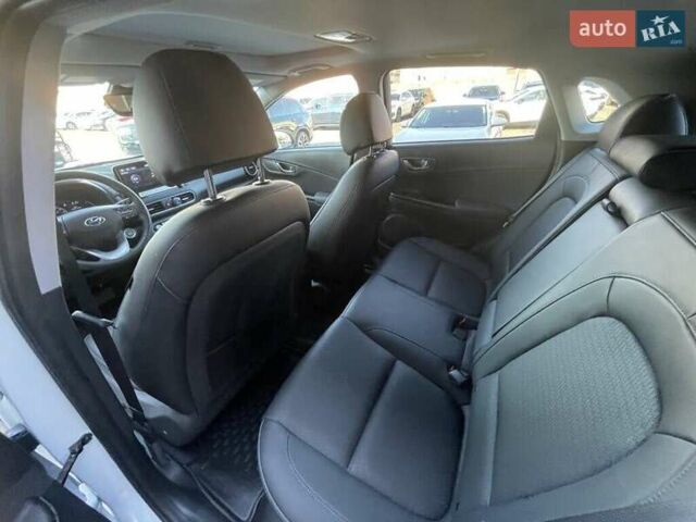 Білий Хендай Kona Electric, об'ємом двигуна 0 л та пробігом 13 тис. км за 8600 $, фото 20 на Automoto.ua