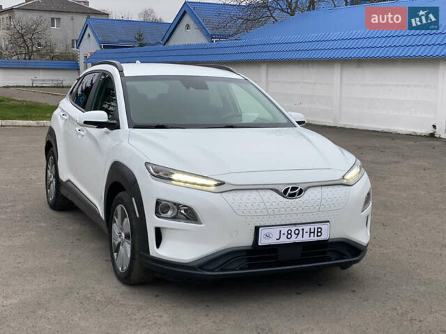 Белый Хендай Kona Electric, объемом двигателя 0 л и пробегом 166 тыс. км за 16900 $, фото 29 на Automoto.ua