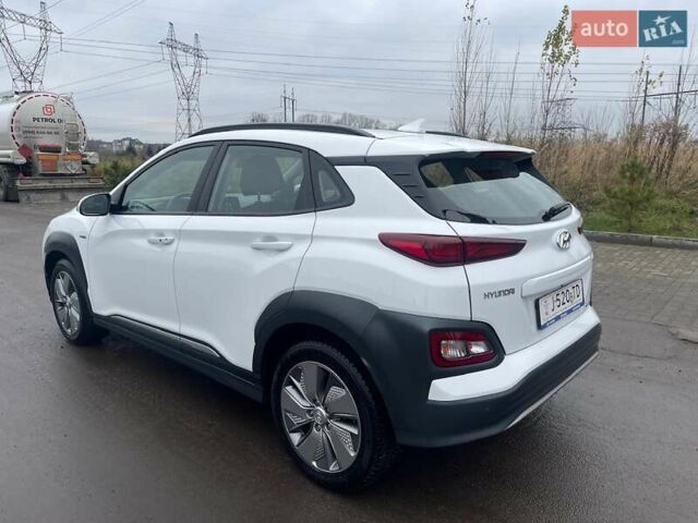 Білий Хендай Kona Electric, об'ємом двигуна 0 л та пробігом 158 тис. км за 16500 $, фото 10 на Automoto.ua