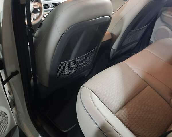 Білий Хендай Kona Electric, об'ємом двигуна 0 л та пробігом 78 тис. км за 17900 $, фото 31 на Automoto.ua