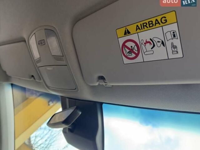 Білий Хендай Kona Electric, об'ємом двигуна 0 л та пробігом 64 тис. км за 14950 $, фото 81 на Automoto.ua