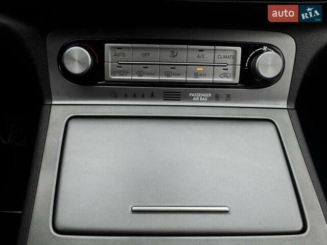 Белый Хендай Kona Electric, объемом двигателя 0 л и пробегом 59 тыс. км за 16900 $, фото 62 на Automoto.ua