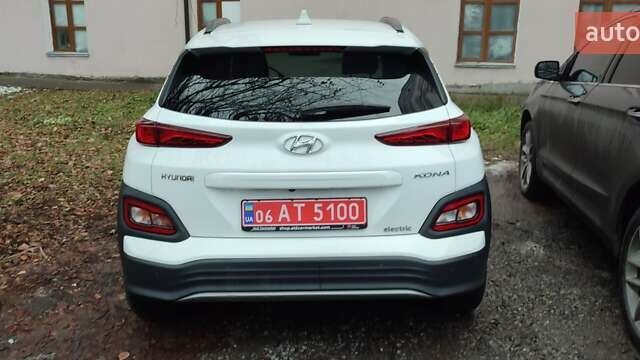 Білий Хендай Kona Electric, об'ємом двигуна 0 л та пробігом 59 тис. км за 23500 $, фото 7 на Automoto.ua