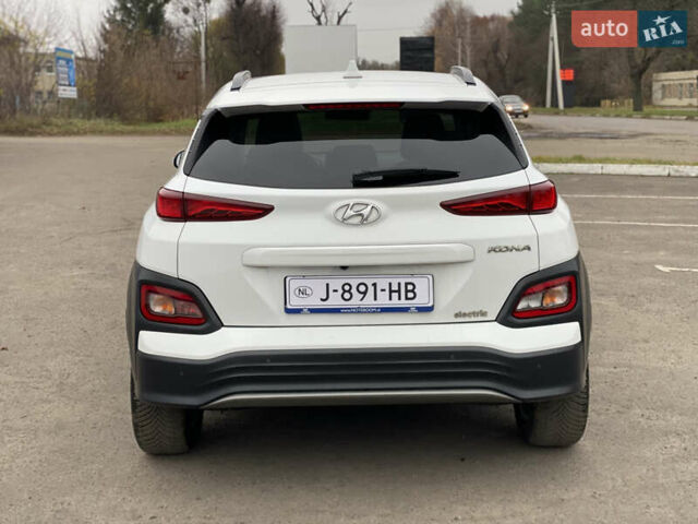 Белый Хендай Kona Electric, объемом двигателя 0 л и пробегом 166 тыс. км за 16900 $, фото 6 на Automoto.ua