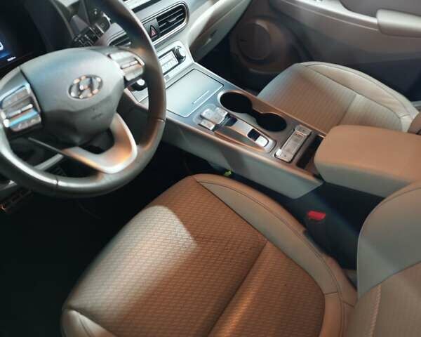 Білий Хендай Kona Electric, об'ємом двигуна 0 л та пробігом 78 тис. км за 17900 $, фото 37 на Automoto.ua