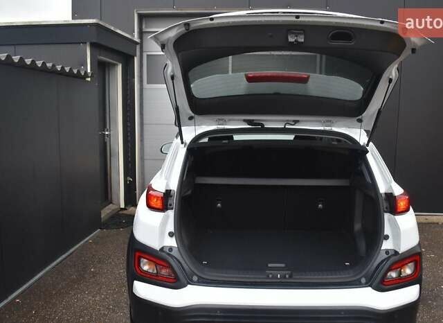 Білий Хендай Kona Electric, об'ємом двигуна 0 л та пробігом 15 тис. км за 15950 $, фото 13 на Automoto.ua