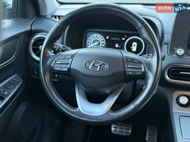 Белый Хендай Kona Electric, объемом двигателя 0 л и пробегом 80 тыс. км за 16900 $, фото 22 на Automoto.ua