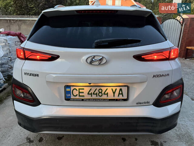 Белый Хендай Kona Electric, объемом двигателя 0 л и пробегом 47 тыс. км за 16100 $, фото 6 на Automoto.ua