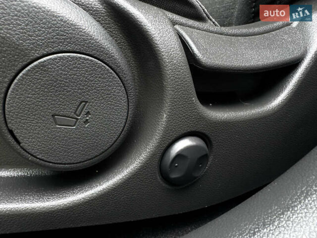 Белый Хендай Kona Electric, объемом двигателя 0 л и пробегом 103 тыс. км за 17999 $, фото 93 на Automoto.ua