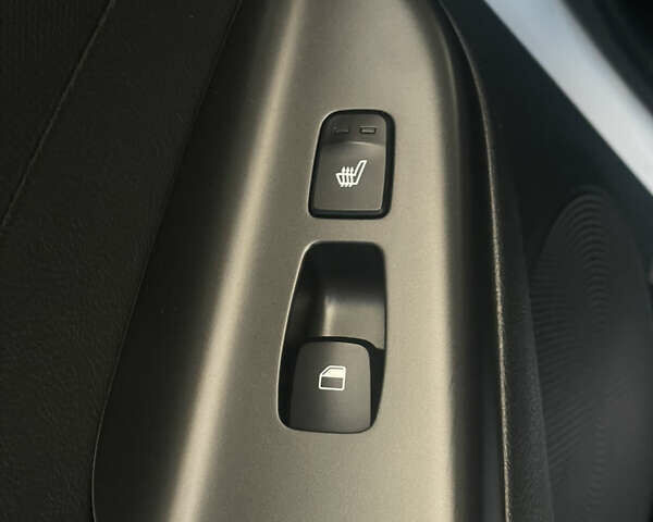 Білий Хендай Kona Electric, об'ємом двигуна 0 л та пробігом 125 тис. км за 17800 $, фото 18 на Automoto.ua