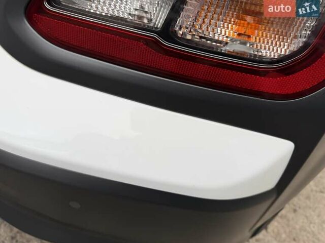 Білий Хендай Kona Electric, об'ємом двигуна 0 л та пробігом 64 тис. км за 14950 $, фото 46 на Automoto.ua