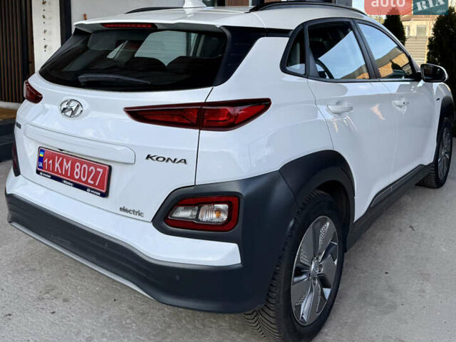 Белый Хендай Kona Electric, объемом двигателя 0 л и пробегом 95 тыс. км за 17500 $, фото 27 на Automoto.ua