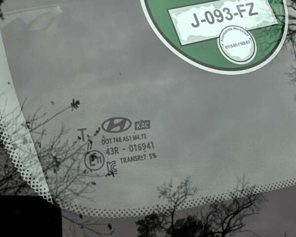 Белый Хендай Kona Electric, объемом двигателя 0 л и пробегом 58 тыс. км за 17499 $, фото 80 на Automoto.ua