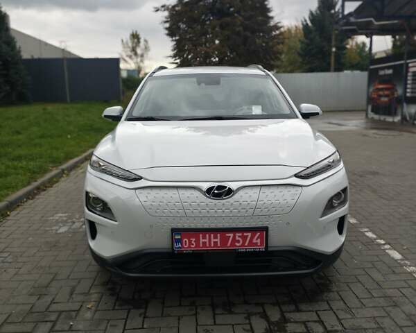 Білий Хендай Kona Electric, об'ємом двигуна 0 л та пробігом 78 тис. км за 17900 $, фото 8 на Automoto.ua