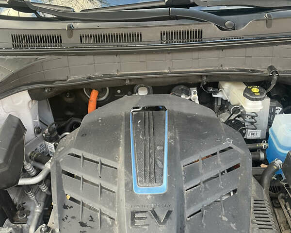 Білий Хендай Kona Electric, об'ємом двигуна 0 л та пробігом 125 тис. км за 17800 $, фото 26 на Automoto.ua