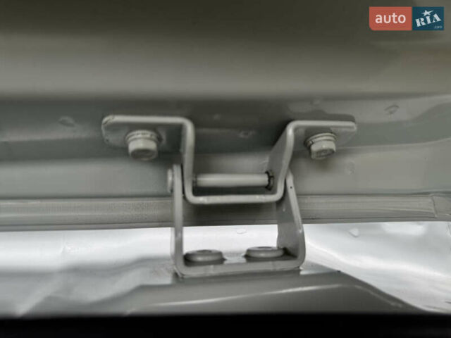 Белый Хендай Kona Electric, объемом двигателя 0 л и пробегом 103 тыс. км за 17999 $, фото 68 на Automoto.ua