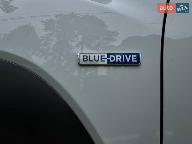 Белый Хендай Kona Electric, объемом двигателя 0 л и пробегом 103 тыс. км за 17999 $, фото 21 на Automoto.ua