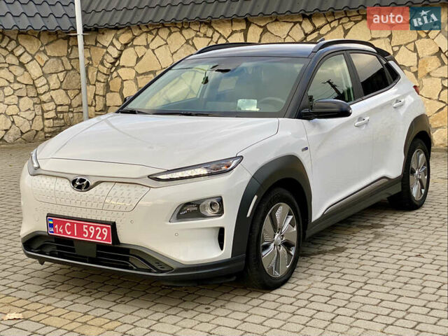 Білий Хендай Kona Electric, об'ємом двигуна 0 л та пробігом 68 тис. км за 19699 $, фото 2 на Automoto.ua