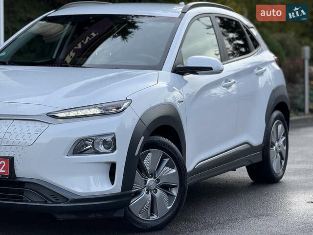 Белый Хендай Kona Electric, объемом двигателя 0 л и пробегом 150 тыс. км за 16960 $, фото 5 на Automoto.ua