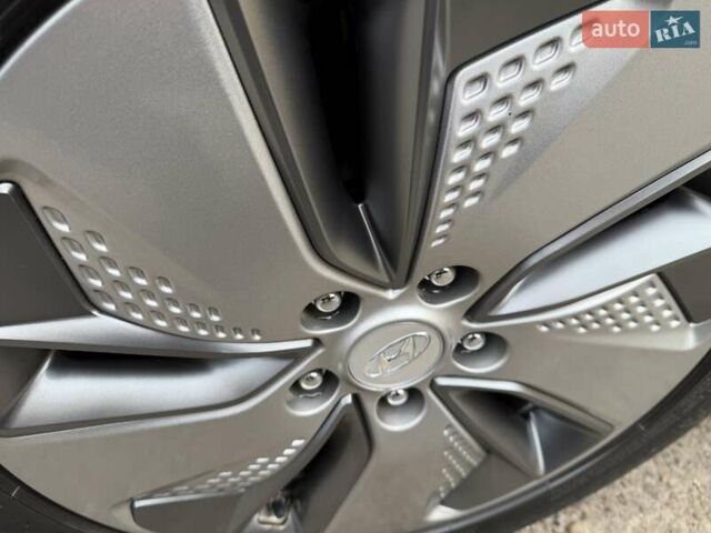 Білий Хендай Kona Electric, об'ємом двигуна 0 л та пробігом 64 тис. км за 14950 $, фото 56 на Automoto.ua