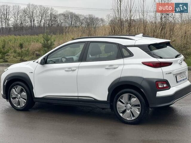 Білий Хендай Kona Electric, об'ємом двигуна 0 л та пробігом 158 тис. км за 16500 $, фото 2 на Automoto.ua