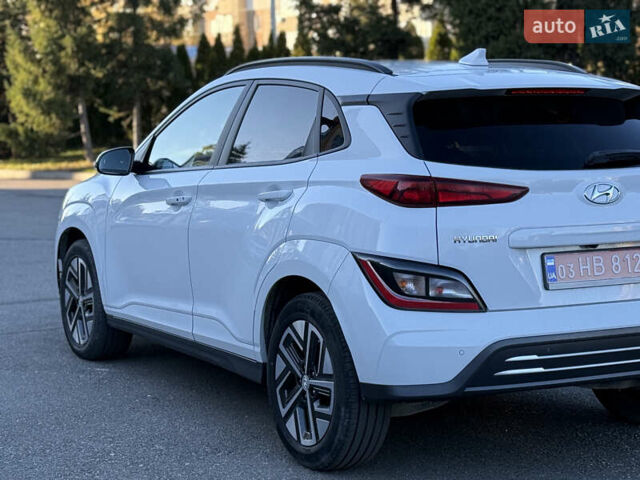 Белый Хендай Kona Electric, объемом двигателя 0 л и пробегом 80 тыс. км за 16900 $, фото 13 на Automoto.ua