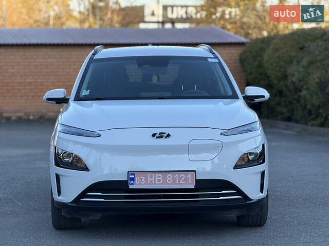 Белый Хендай Kona Electric, объемом двигателя 0 л и пробегом 80 тыс. км за 16900 $, фото 6 на Automoto.ua