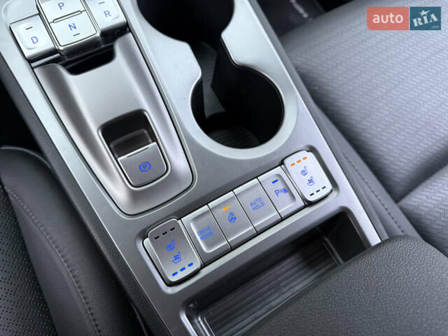 Белый Хендай Kona Electric, объемом двигателя 0 л и пробегом 96 тыс. км за 19500 $, фото 65 на Automoto.ua