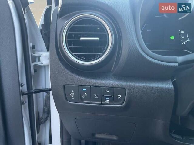Білий Хендай Kona Electric, об'ємом двигуна 0 л та пробігом 13 тис. км за 8600 $, фото 15 на Automoto.ua