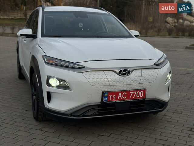 Білий Хендай Kona Electric, об'ємом двигуна 0 л та пробігом 81 тис. км за 18500 $, фото 29 на Automoto.ua
