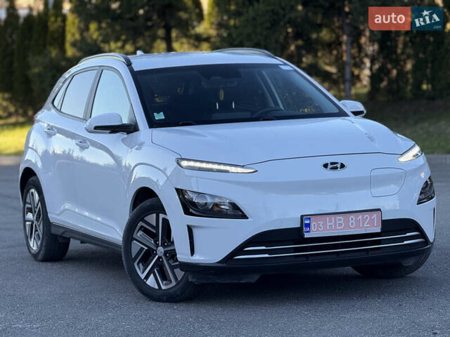 Белый Хендай Kona Electric, объемом двигателя 0 л и пробегом 80 тыс. км за 16900 $, фото 1 на Automoto.ua