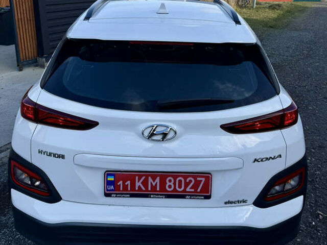 Белый Хендай Kona Electric, объемом двигателя 0 л и пробегом 95 тыс. км за 17500 $, фото 3 на Automoto.ua