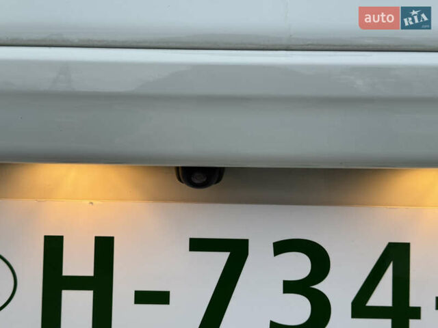 Белый Хендай Kona Electric, объемом двигателя 0 л и пробегом 96 тыс. км за 19500 $, фото 19 на Automoto.ua