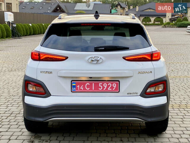 Білий Хендай Kona Electric, об'ємом двигуна 0 л та пробігом 68 тис. км за 19699 $, фото 13 на Automoto.ua