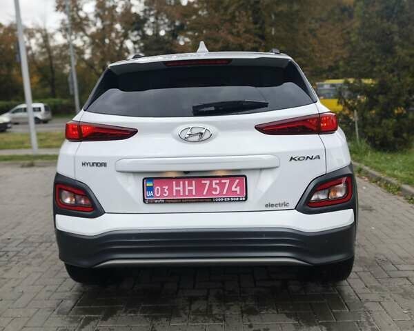 Білий Хендай Kona Electric, об'ємом двигуна 0 л та пробігом 78 тис. км за 17900 $, фото 2 на Automoto.ua