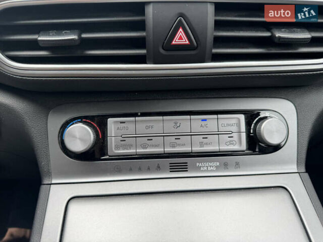 Белый Хендай Kona Electric, объемом двигателя 0 л и пробегом 124 тыс. км за 17600 $, фото 9 на Automoto.ua