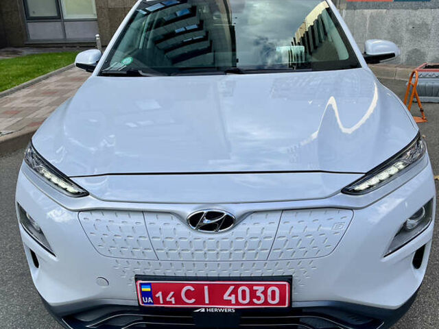 Белый Хендай Kona Electric, объемом двигателя 0 л и пробегом 115 тыс. км за 16900 $, фото 6 на Automoto.ua