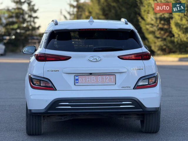 Белый Хендай Kona Electric, объемом двигателя 0 л и пробегом 80 тыс. км за 16900 $, фото 18 на Automoto.ua