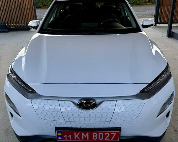 Белый Хендай Kona Electric, объемом двигателя 0 л и пробегом 95 тыс. км за 17500 $, фото 30 на Automoto.ua