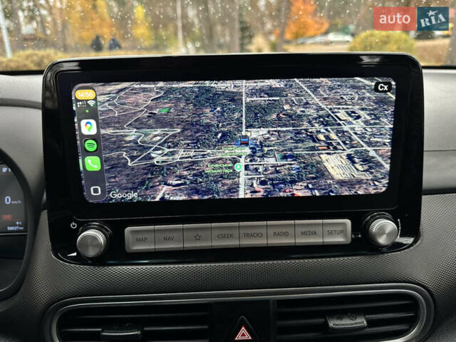 Белый Хендай Kona Electric, объемом двигателя 0 л и пробегом 58 тыс. км за 17499 $, фото 93 на Automoto.ua